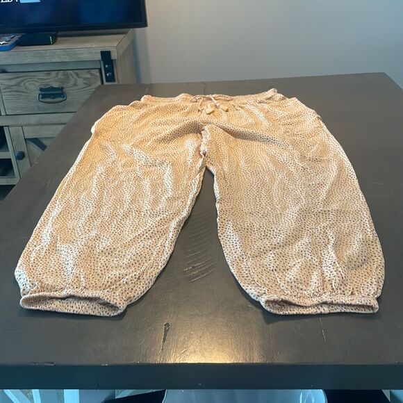 Aerie peach high waisted balloon pants with brown dots and pockets SZ large - Picture 3 of 9